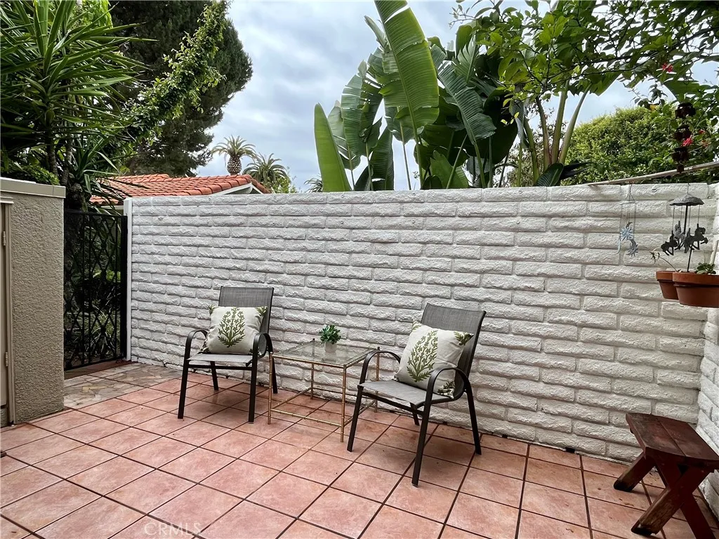 2057 Via Mariposa E B, Laguna Woods, California 92637 home-pic-4